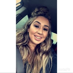 Meet your Posher, Elizabeth